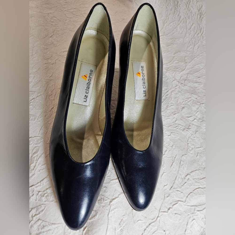 Navy Blue Liz Claiborne Vintage Pumps - Picture 4 of 8